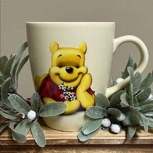 VTG Winnie the Pooh Collectible 16oz mug in good condition